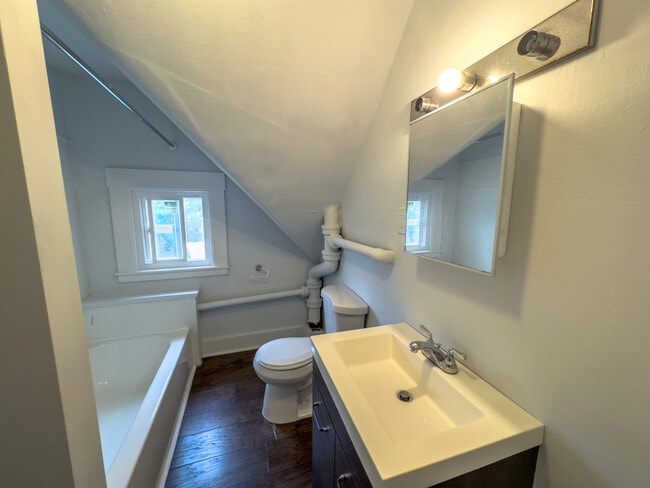 Building Photo - 255 County St Unit 3