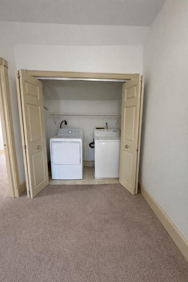 Photo - 26B W. Old Street - #F