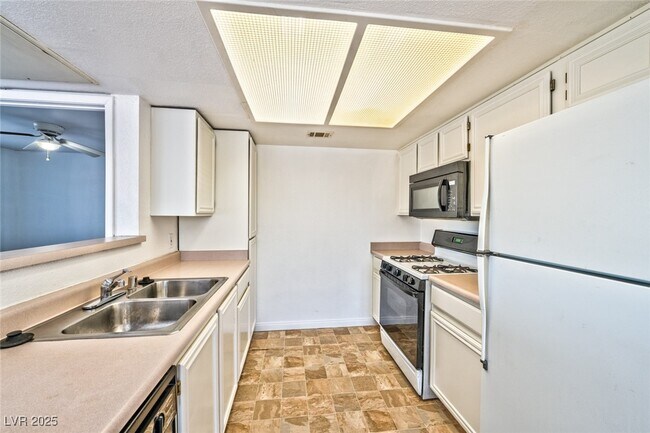 Photo - 8070 W Russell Rd Unit 2030