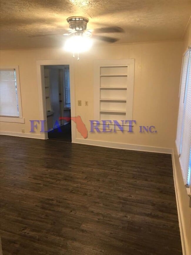 Building Photo - ** 3 BEDROOM/1 BATHROOM in Altamonte Springs**