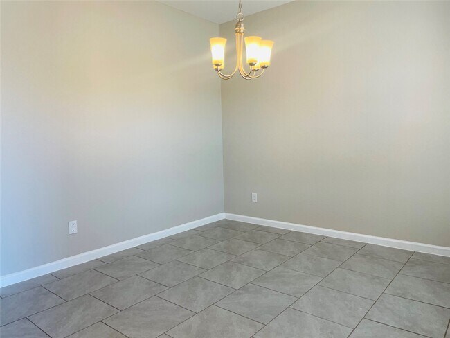 Photo - 719 Ashley Falls Ln