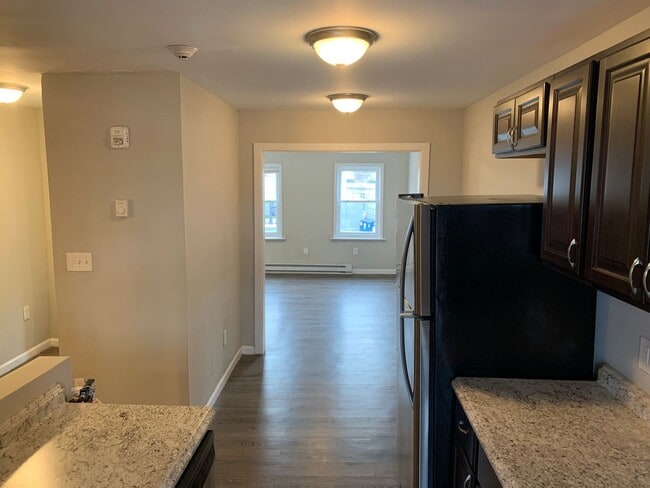 Photo - 657 Northampton St Unidad 3