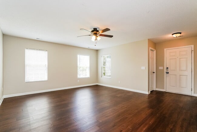 Photo - 1101 Tellis Dr