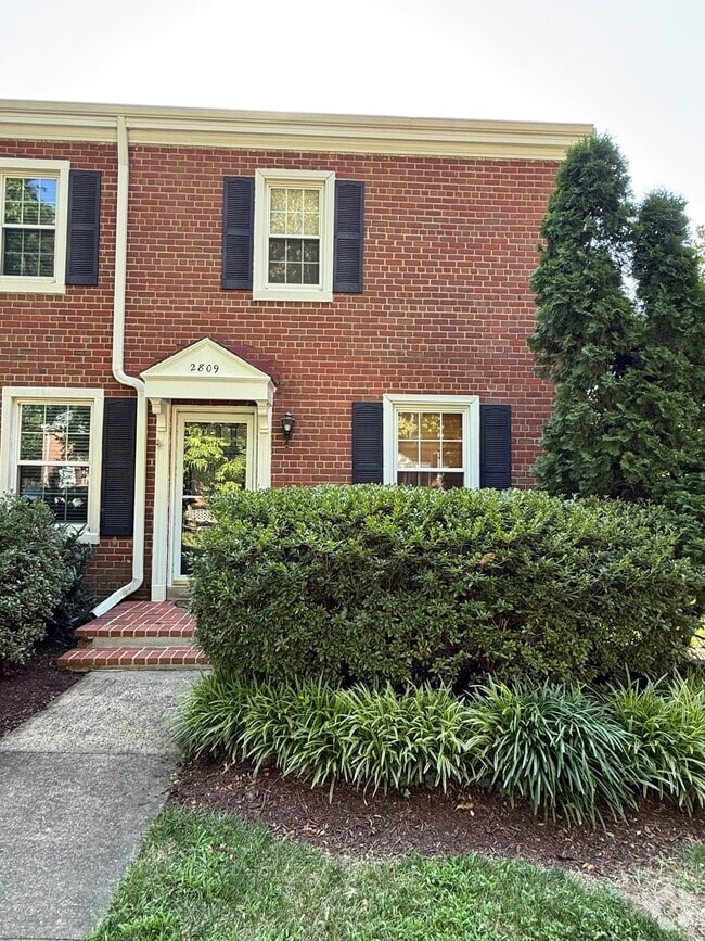 Building Photo - 2809 S Abingdon St Rental
