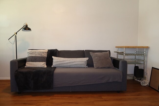 Photo - Hyde Park Country Condo - Furnished - 1BD/1BA - Covered Parking -Close to Everything Unit Hyde Park Condo