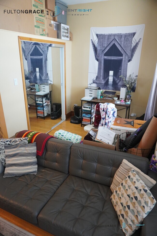 Photo - 1357 N Ashland Ave Unidad 3A