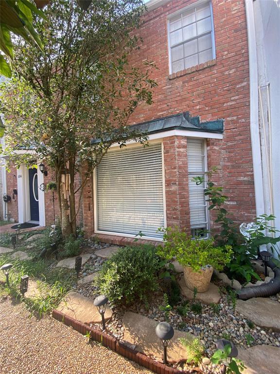 6310 Deerwood Rd Condo For Rent in Houston, TX