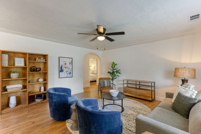 Photo - 1005 Gold St