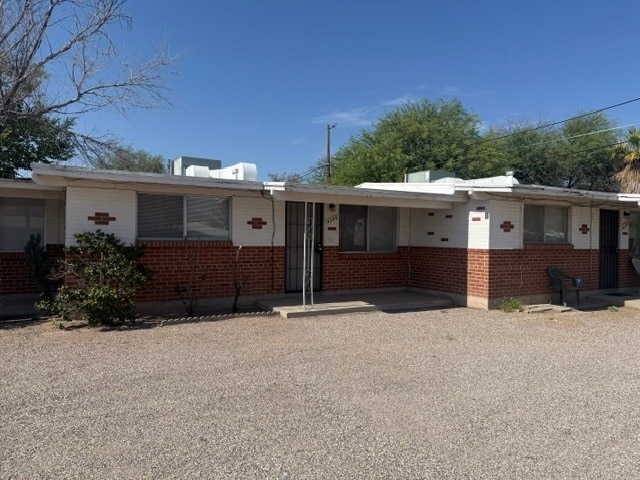 Building Photo - Town Home For rent