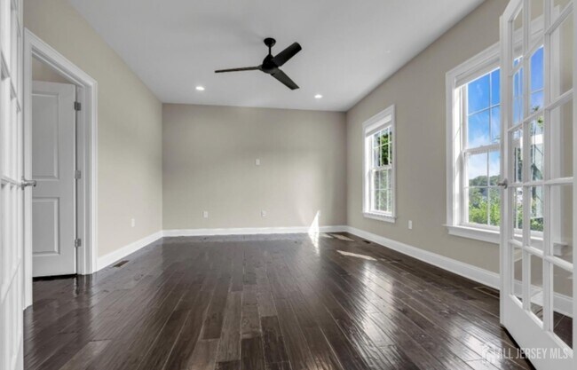 Photo - 9 Jamieson Way
