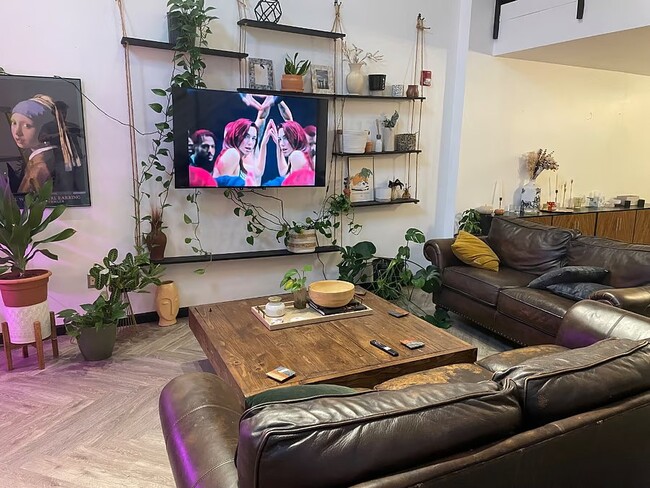 300 Tijeras Ave NE Unit Loft 106
