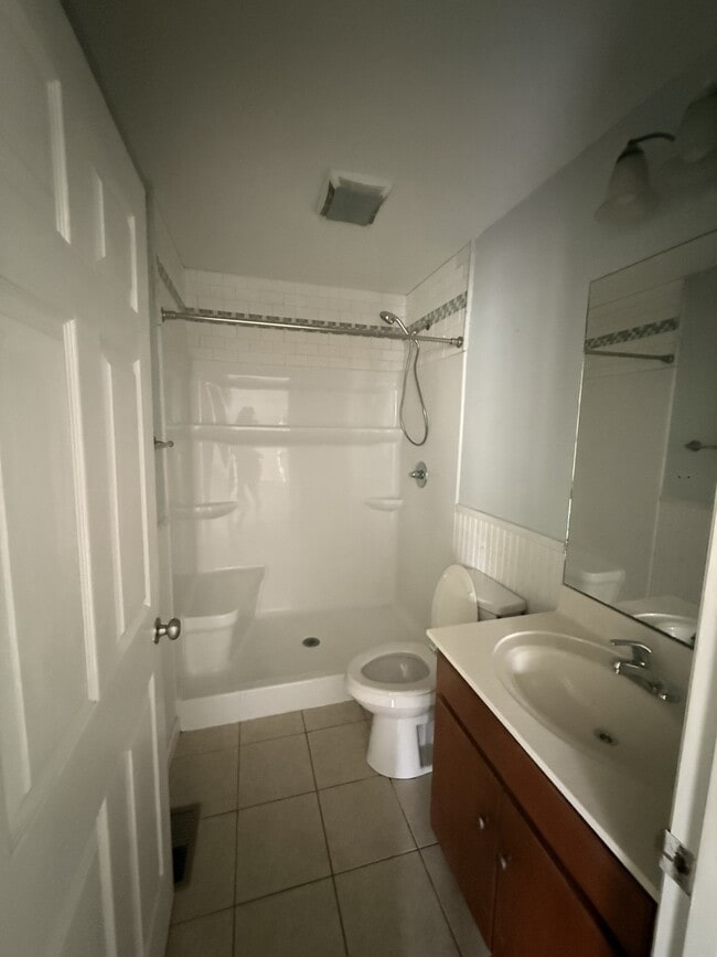 Photo - 1405 Lee St SE