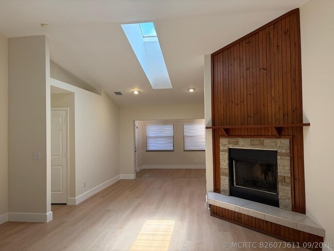 3260 72nd Ave NE