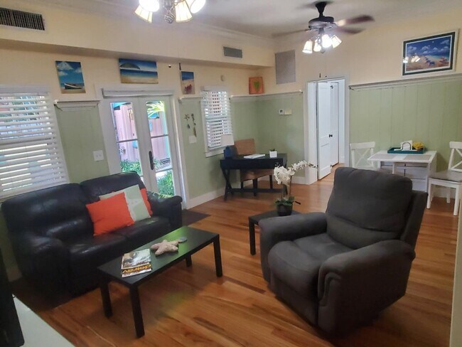 Photo - 226 NE 1st Ave Unit Coco Palm Ste