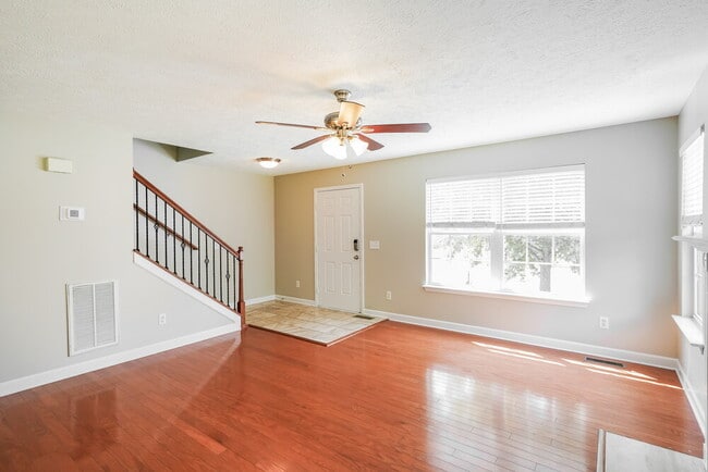 Photo - 904 Summercrest Cove