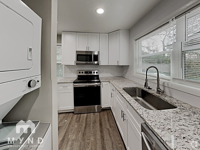 Building Photo - 1324 N Cliff Valley Way NE Rental