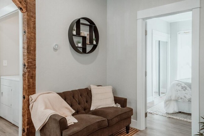 1300 NW Harrison Blvd Unit SI ID1624364P