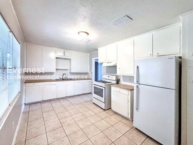 Photo - 3719 Dumbarton Rd