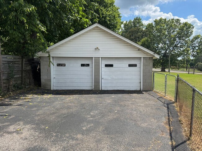 Photo - FOR LEASE- SINGLE-FAMILY HOME NEAR SYLVAN PARK!