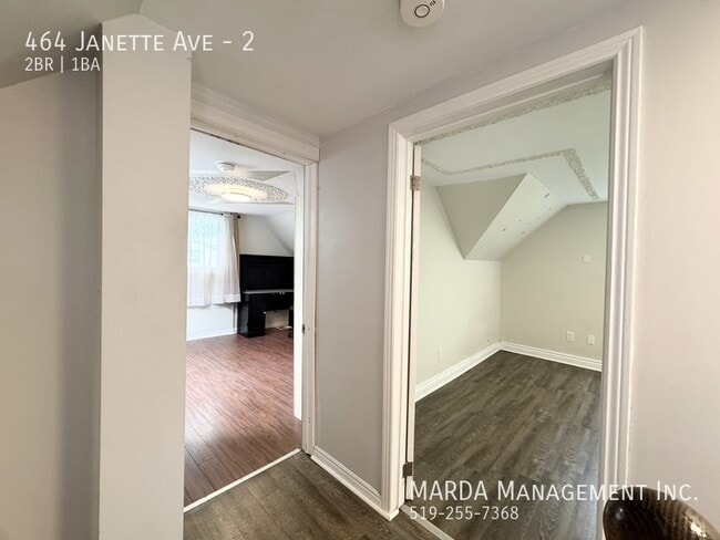 Photo - COZY 2 BED/1 BATH UPPER UNIT DOWNTOWN WINDSOR + HYDRO Unit 2