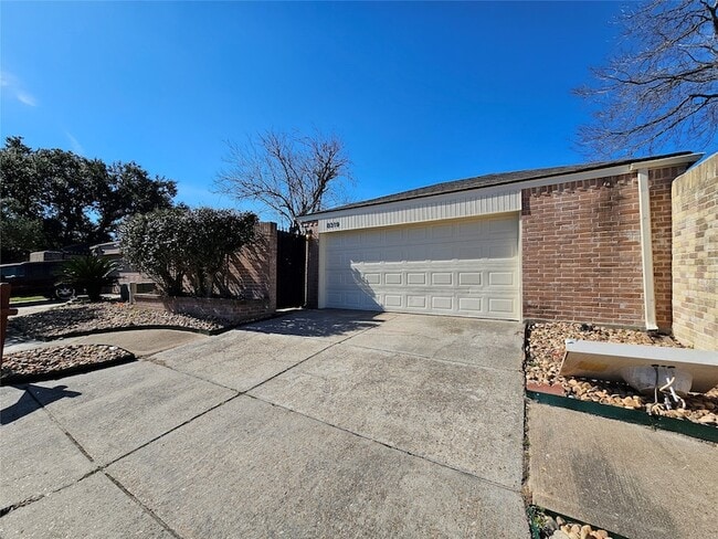 Building Photo - 8319 Wind Veil Dr