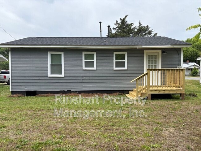 Photo - 372 Baker St