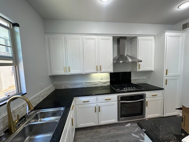 2289 Huntington Point Rd