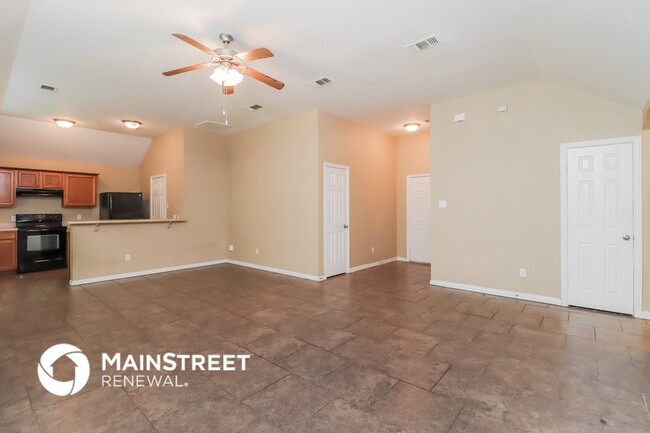 Photo - 129 Currie Ct