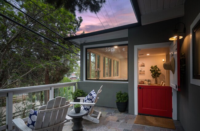 Photo - 517 W Rustic Rd