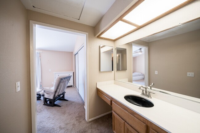 Photo - 1808 Cottonwood Ave