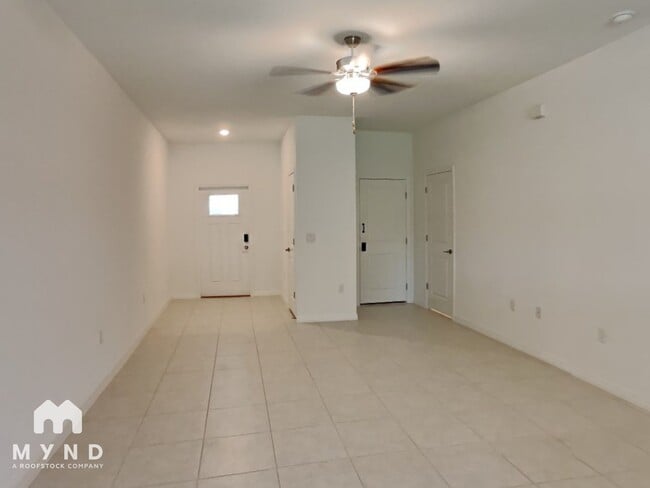 Photo - 6046 Shiner St