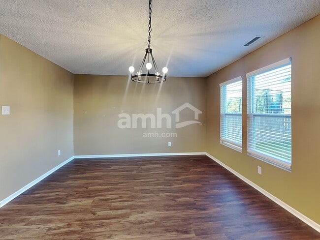 Photo - 15233 Beam St