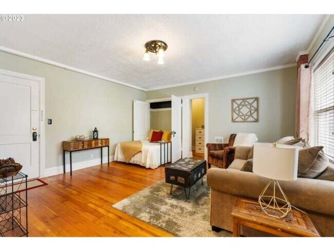 Photo - 20 NW 16th Ave