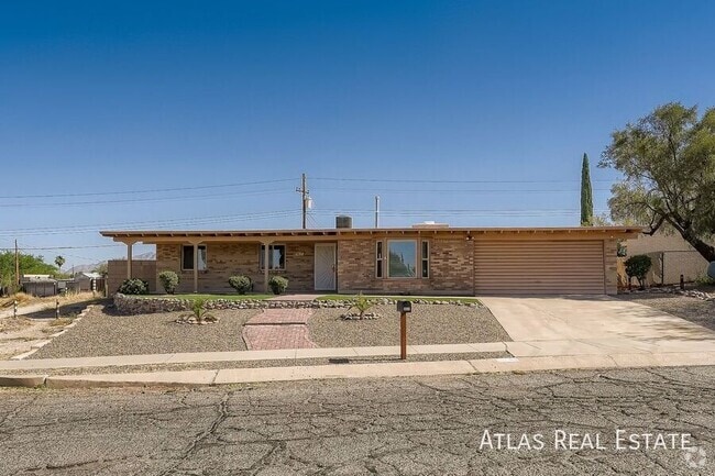 Building Photo - 8835 E Bluefield St Rental