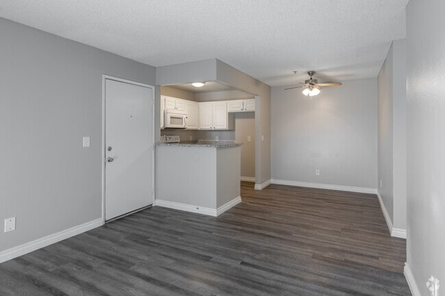 2BR, 2BA - 850SF