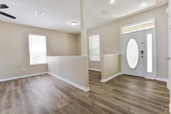 Photo - 1221 Woodflower Way