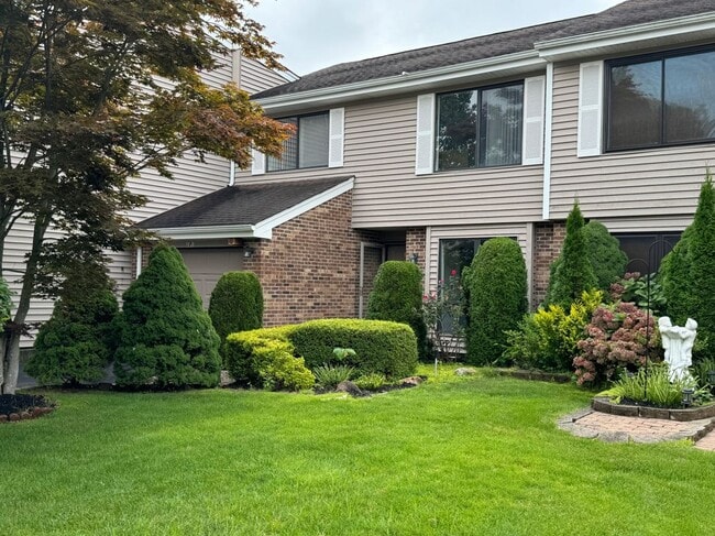 Photo - 261 Pond View Ln