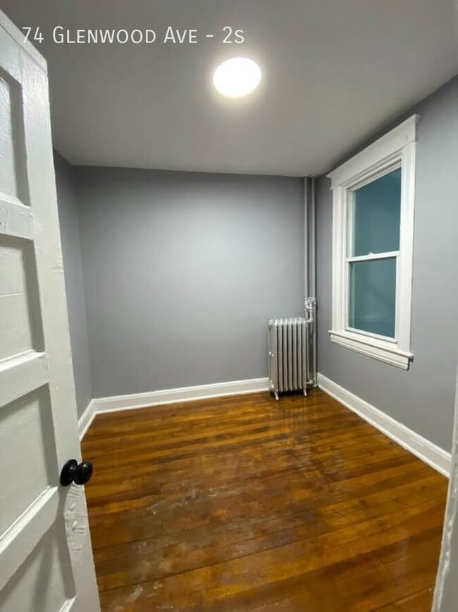 Building Photo - 74 Glenwood Ave Unit 2s