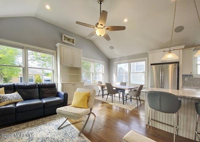 Photo - 18 Meadowbrook Ave