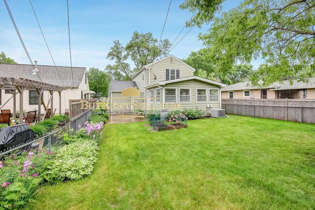 Photo - Charming 4-Bed Oasis with Gleaming Hardwood Floors – Your Dream Home Awaits in St. Louis Park!