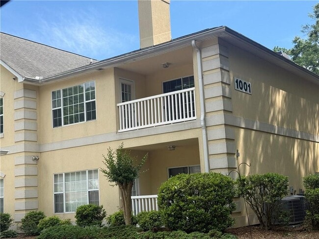 Building Photo - 1001 Holly Dr Unit 207