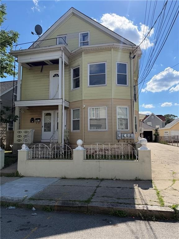 53 French St