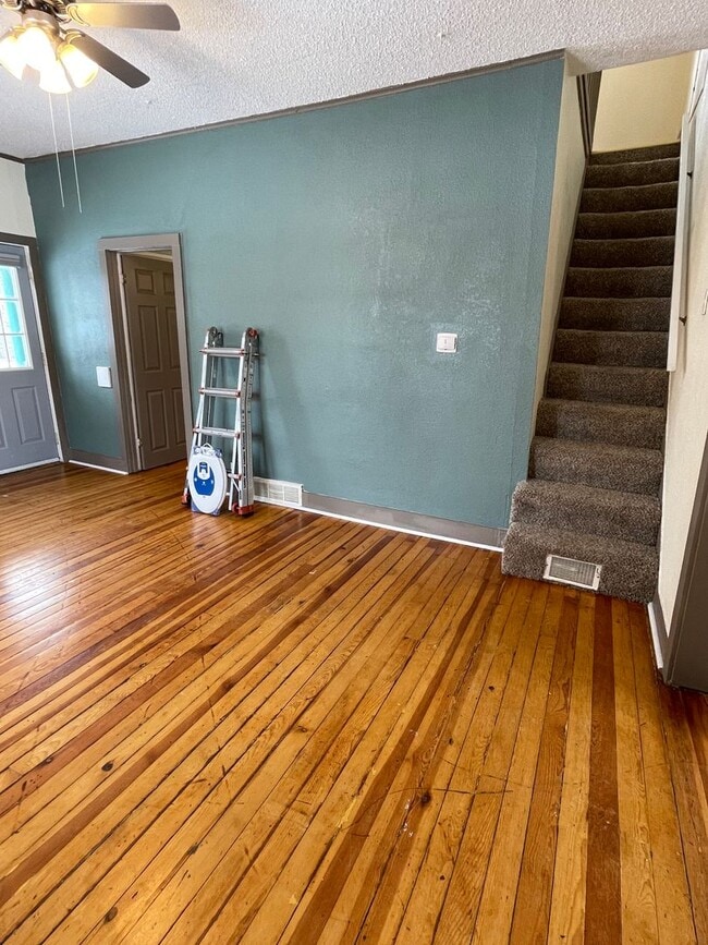 Photo - One Bedroom Apartment with Office Space for Rent