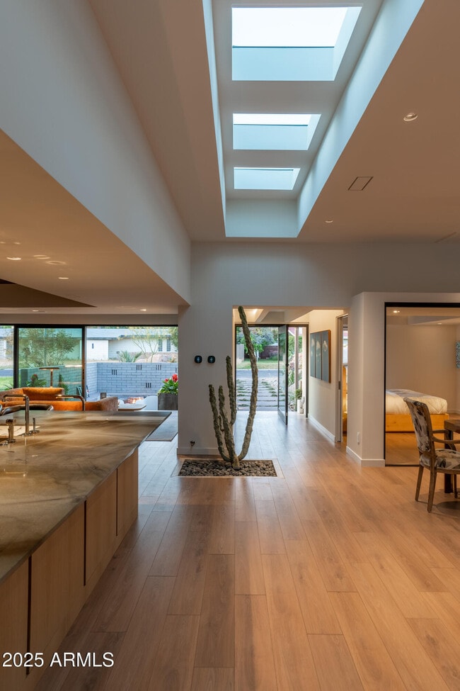 Photo - 5311 E Mitchell Dr