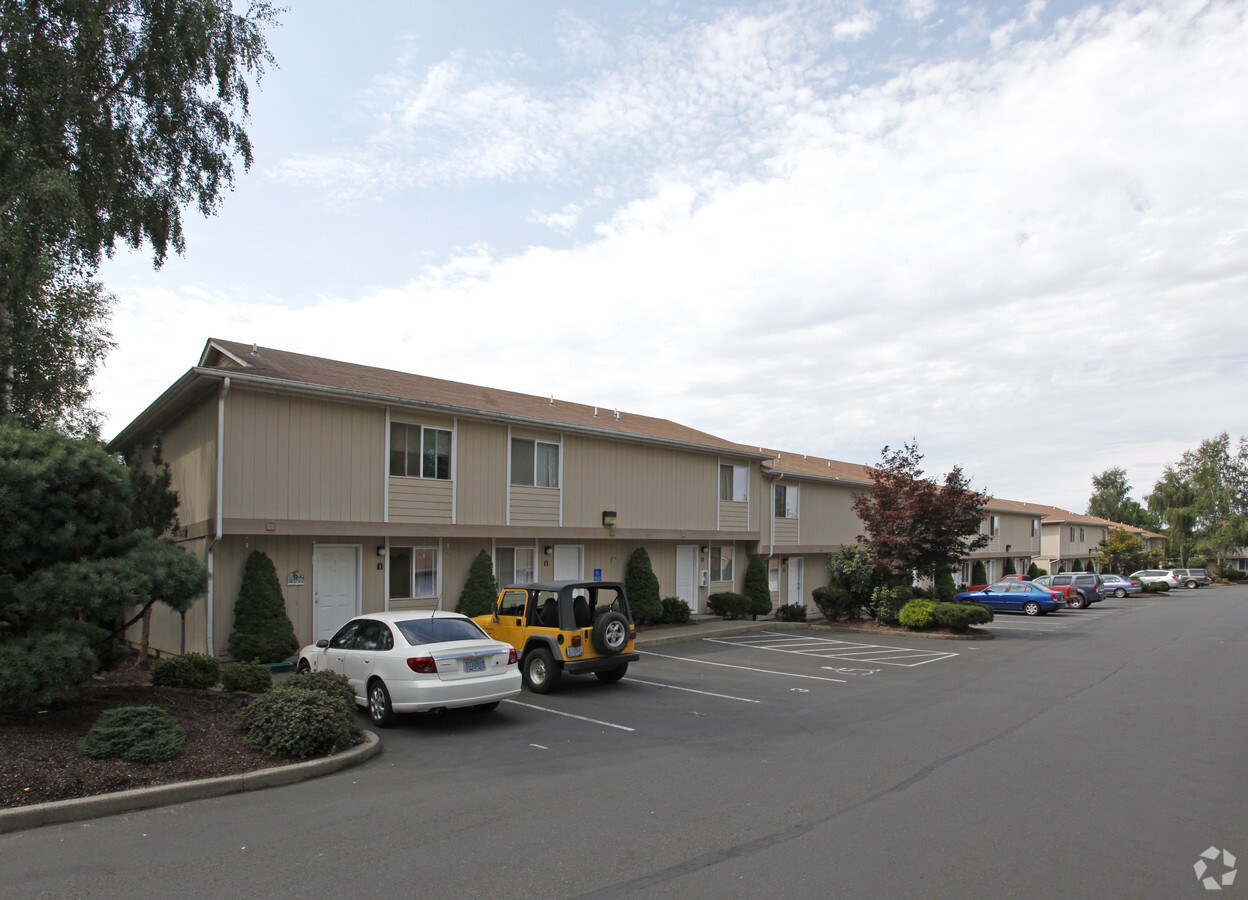 Starr Center Townhomes - Starr Center Townhomes