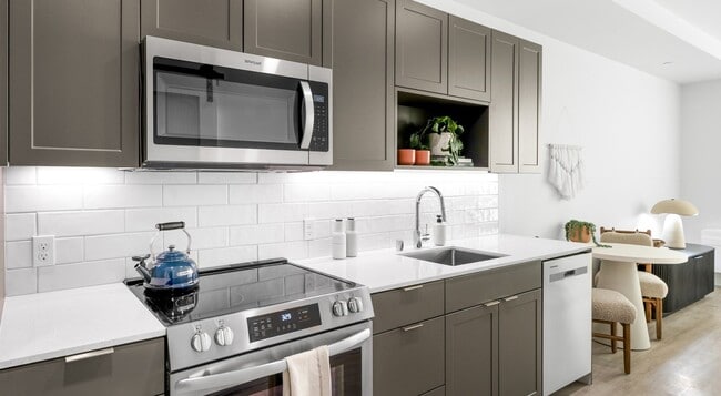 Building Photo - Swell Rental