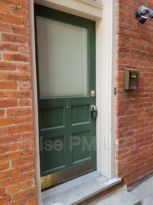 Photo - 114 E 5th St