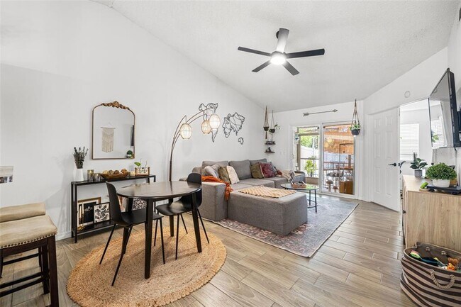 Photo - 245 Petrea Dr