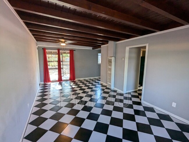 Photo - 2900 Parsifal St NE