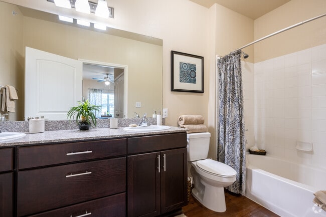 2BR, 2BA - 1,120